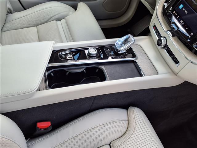 2022 Volvo XC60 B6 Inscription