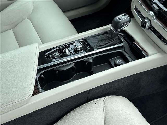 2021 Volvo XC60 T5 Momentum