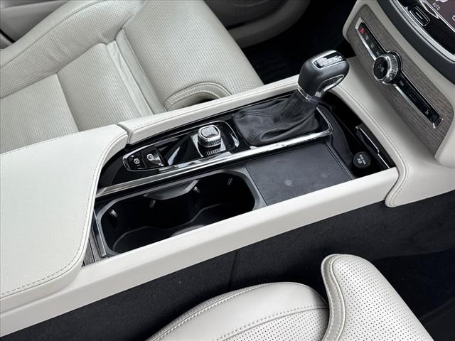 2022 Volvo XC90 T6 Inscription