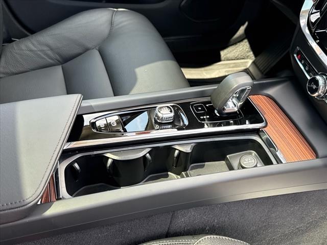 2024 Volvo V60 Cross Country B5 Plus
