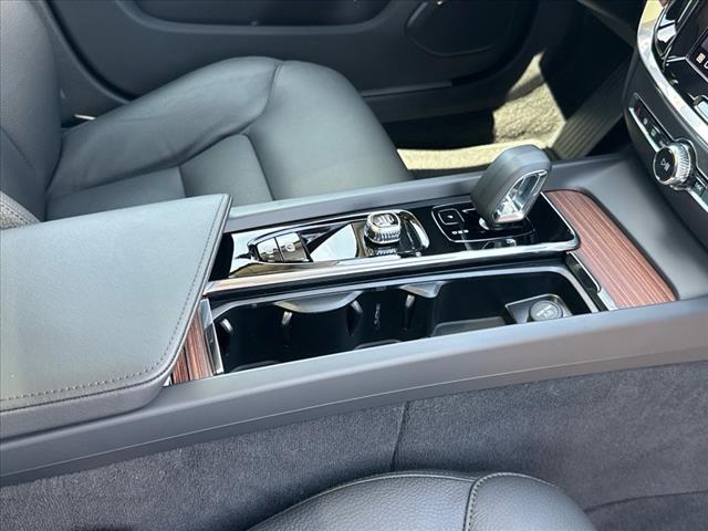 2024 Volvo V60 Cross Country B5 Plus