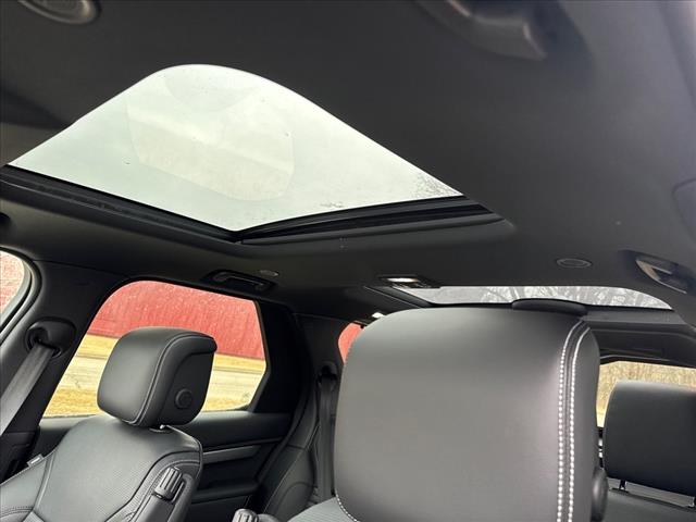 2025 Land Rover Discovery P360 Dynamic SE