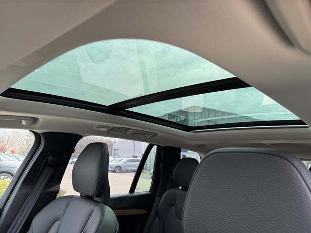 2025 Volvo XC90 B6 Plus 7P