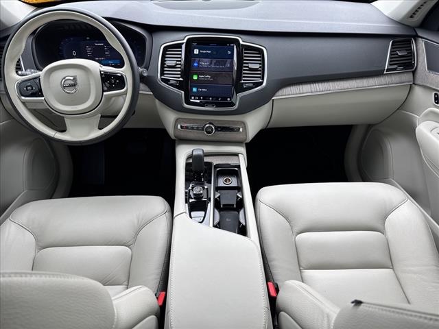 2024 Volvo XC90 B6 Plus Bright Theme
