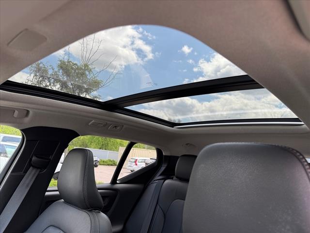 2025 Volvo XC40 B5 Plus Dark Theme