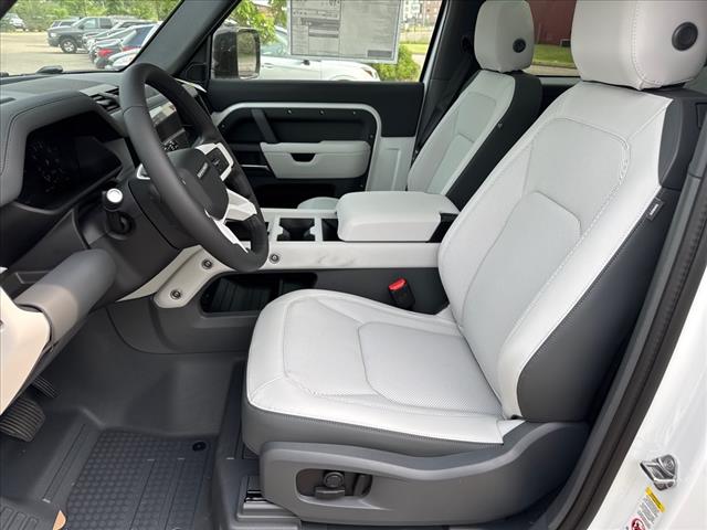 2025 Land Rover Defender P400 X-Dynamic SE