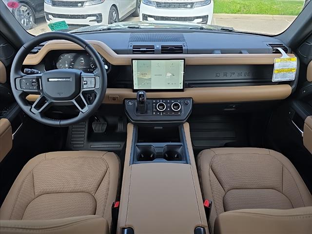 2025 Land Rover Defender P400 X-Dynamic SE