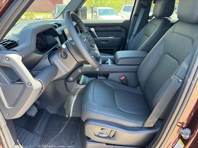 2025 Land Rover Defender P400 X-Dynamic SE