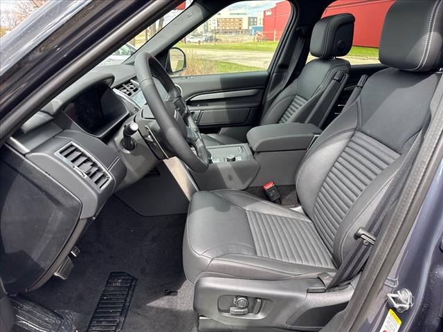 2025 Land Rover Discovery P360 Dynamic SE