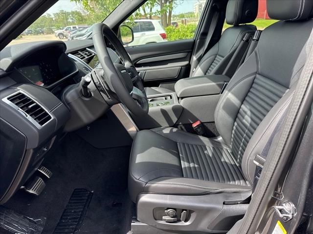 2025 Land Rover Discovery P360 Dynamic SE