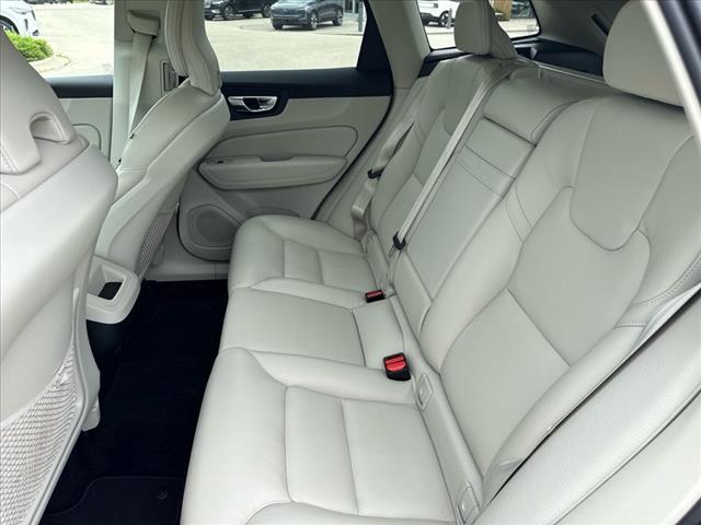 2021 Volvo XC60 T5 Momentum