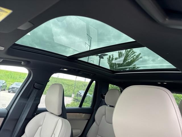 2025 Volvo XC90 T8 Plus 7-Seater