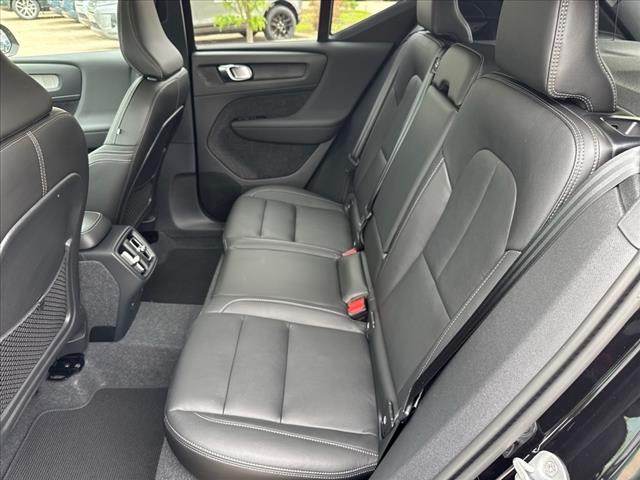 2024 Volvo XC40 B5 Plus Dark Theme