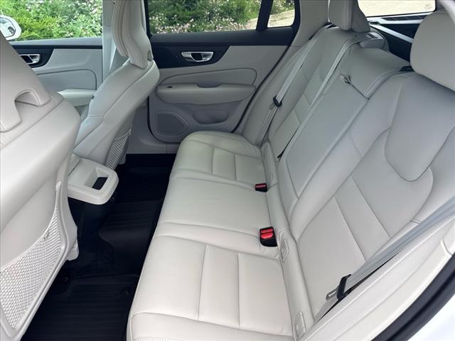 2024 Volvo V60 Cross Country B5 Plus