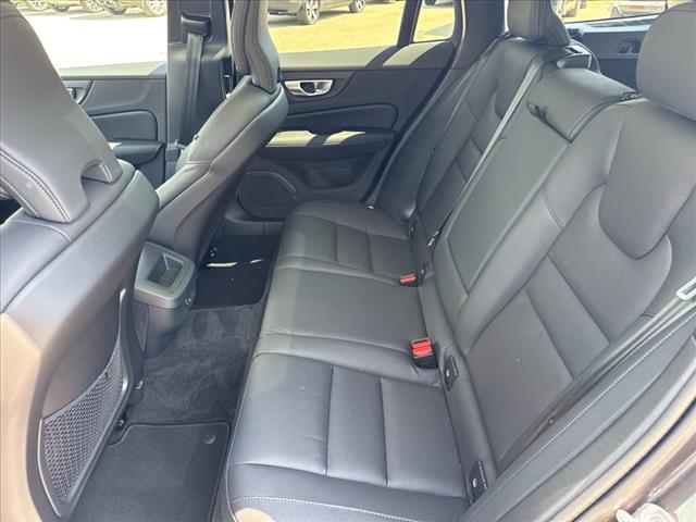 2024 Volvo V60 Cross Country B5 Plus