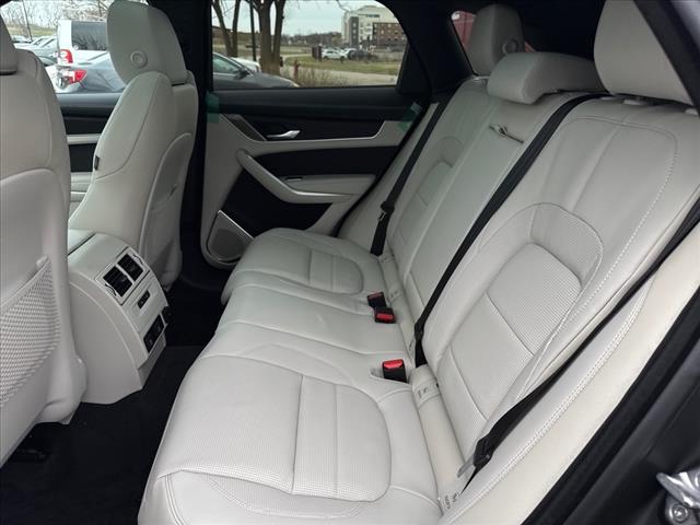 2025 Jaguar F-PACE P400 R-Dynamic S