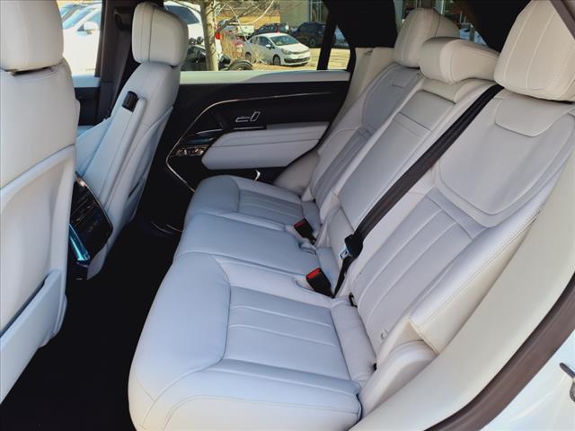 2025 Land Rover Range Rover Sport P360 SE