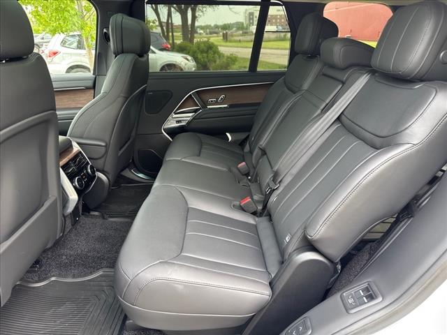 2025 Land Rover Range Rover P530 SE 7 Seat