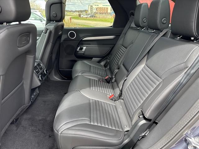2025 Land Rover Discovery P360 Dynamic SE