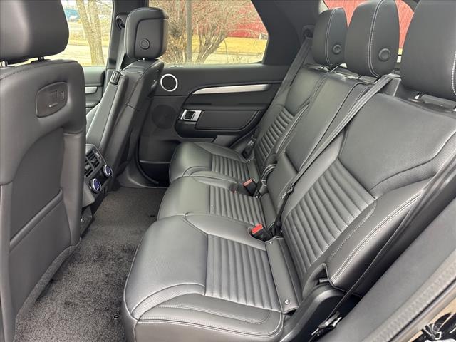 2025 Land Rover Discovery P360 Dynamic SE