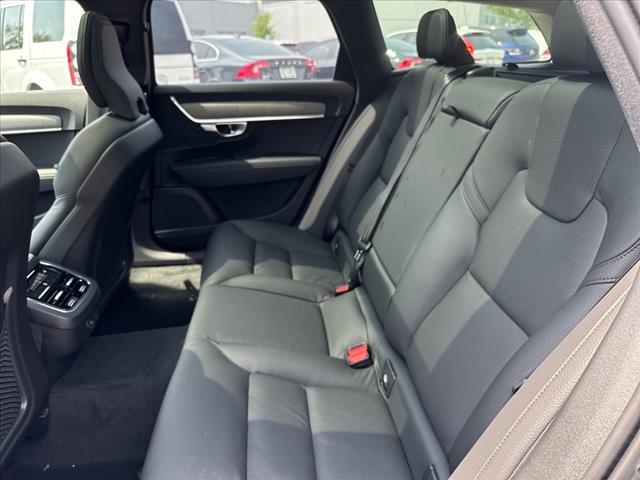 2025 Volvo V90 Cross Country B6 Plus