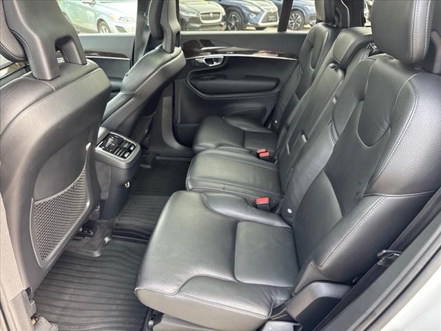 2017 Volvo XC90 T6 Momentum