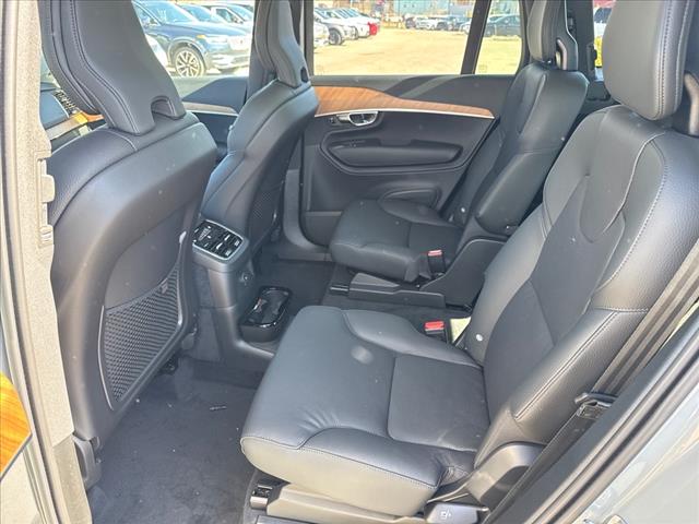 2025 Volvo XC90 T8 Plus 6-Seater