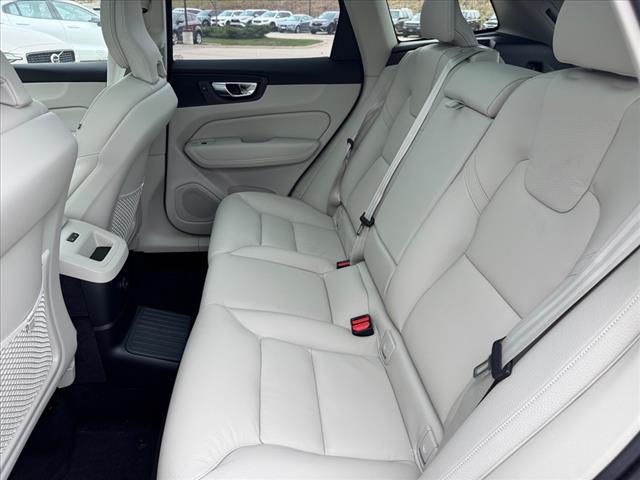 2025 Volvo XC60 T8 Plus
