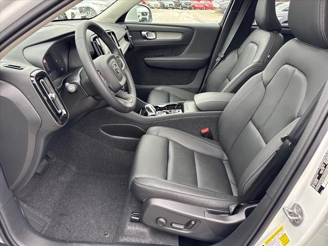2025 Volvo XC40 B5 Plus Bright Theme