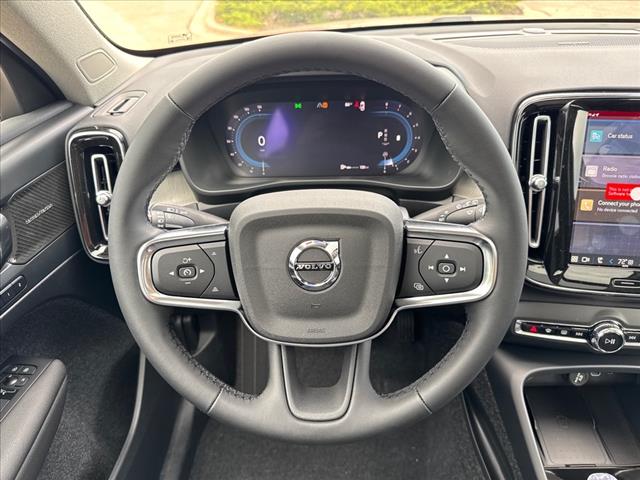 2025 Volvo XC40 B5 Ultra Dark Theme