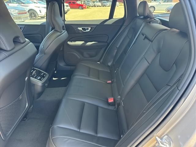 2025 Volvo V60 Cross Country B5 Ultra