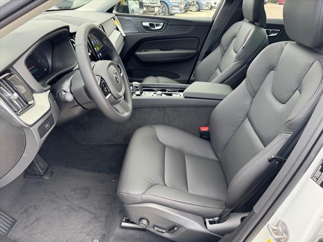 2025 Volvo XC60 B5 Core