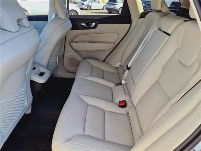 2025 Volvo XC60 B5 Core
