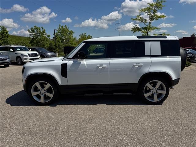 2025 Land Rover Defender X-Dynamic SE