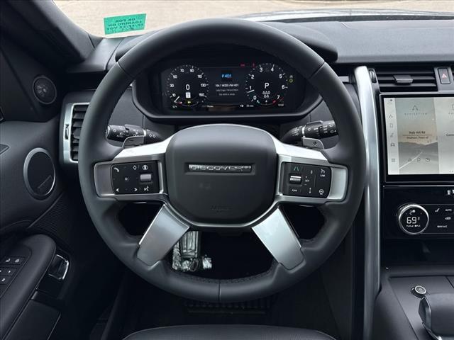 2025 Land Rover Discovery P300 S