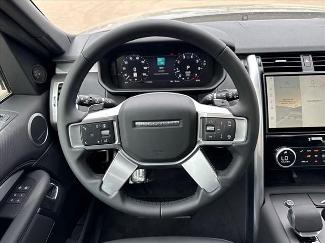 2025 Land Rover Discovery P300 Dynamic SE