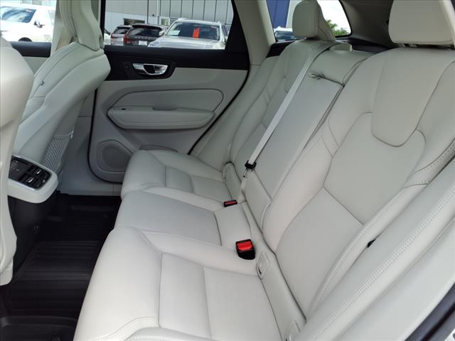 2022 Volvo XC60 B6 Inscription