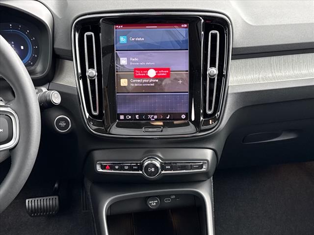 2025 Volvo XC40 B5 Core Bright Theme