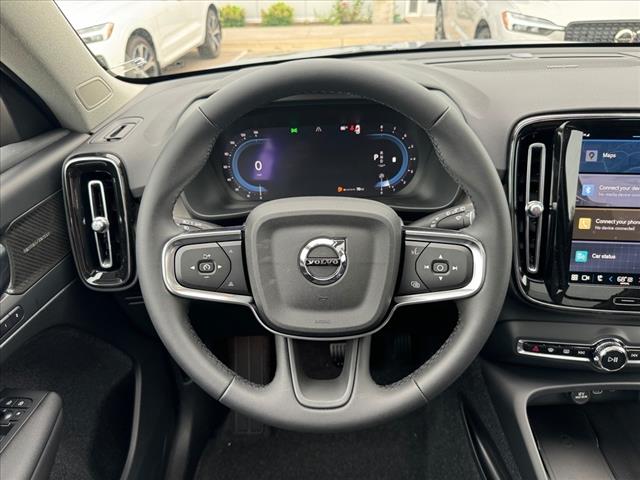 2025 Volvo XC40 B5 Ultra Dark Theme