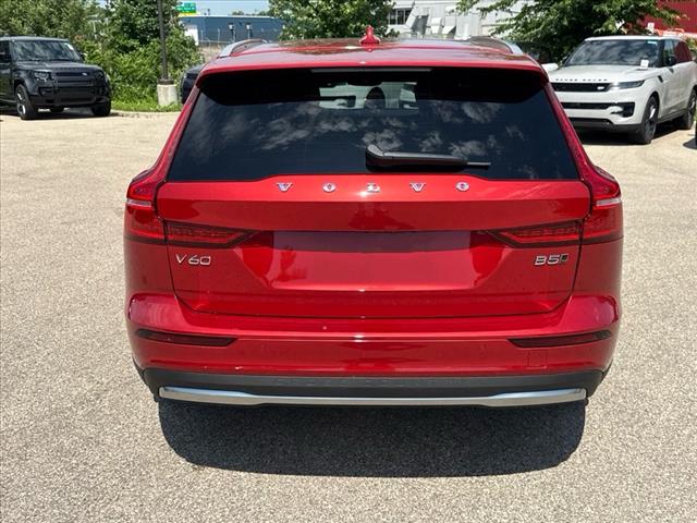 2024 Volvo V60 Cross Country B5 Plus