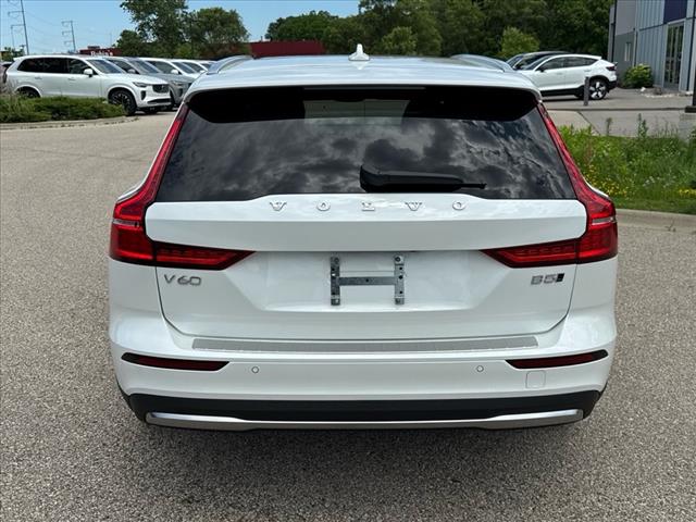 2024 Volvo V60 Cross Country B5 Plus