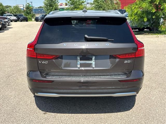 2024 Volvo V60 Cross Country B5 Plus