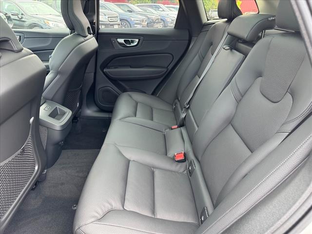 2025 Volvo XC60 B5 Core