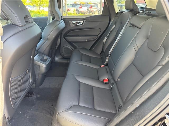 2025 Volvo XC60 B5 Core