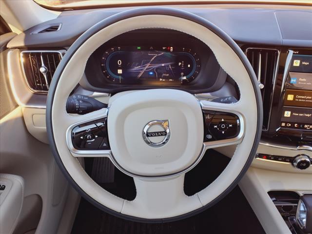 2025 Volvo XC60 B5 Core