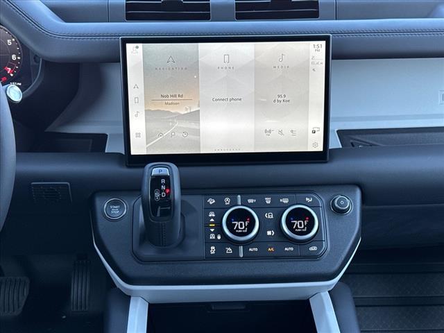 2025 Land Rover Defender P400 X-Dynamic SE