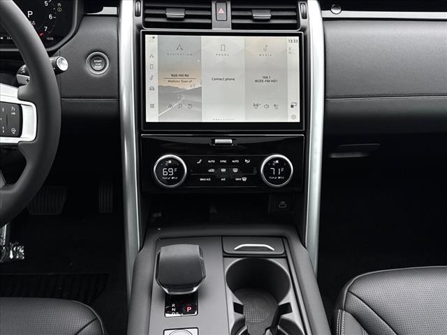 2025 Land Rover Discovery P300 S
