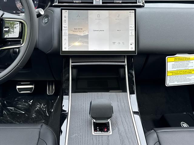 2026 Land Rover Range Rover Velar P400 Dynamic SE