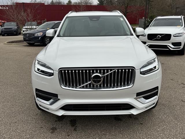 2024 Volvo XC90 B6 Plus Bright Theme