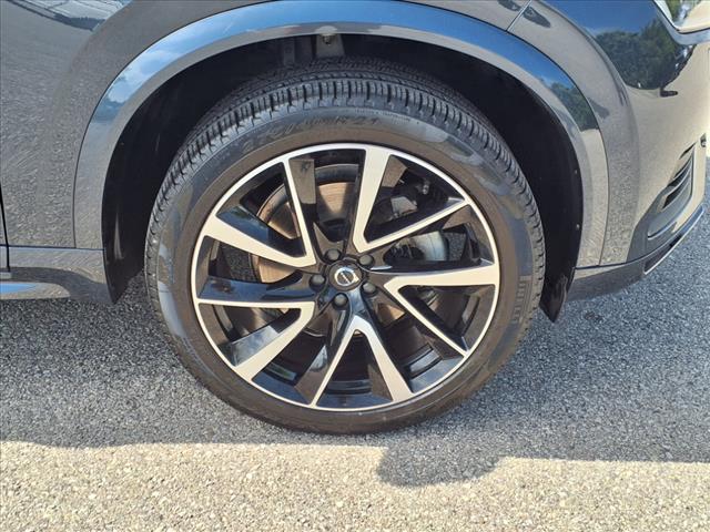 2022 Volvo XC90 T6 Momentum